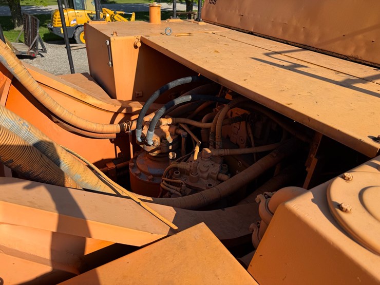 hitachi-ex750-5-image-32