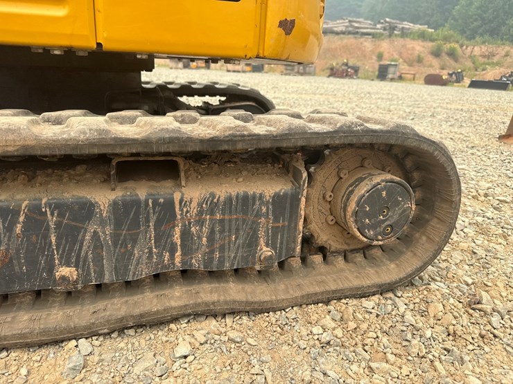 2023-deere-17g-image-41