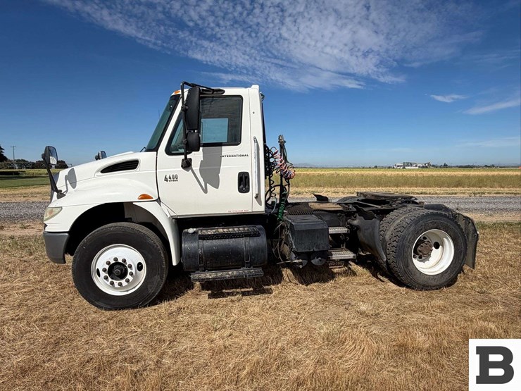 2006-international-durastar-4400-image-6
