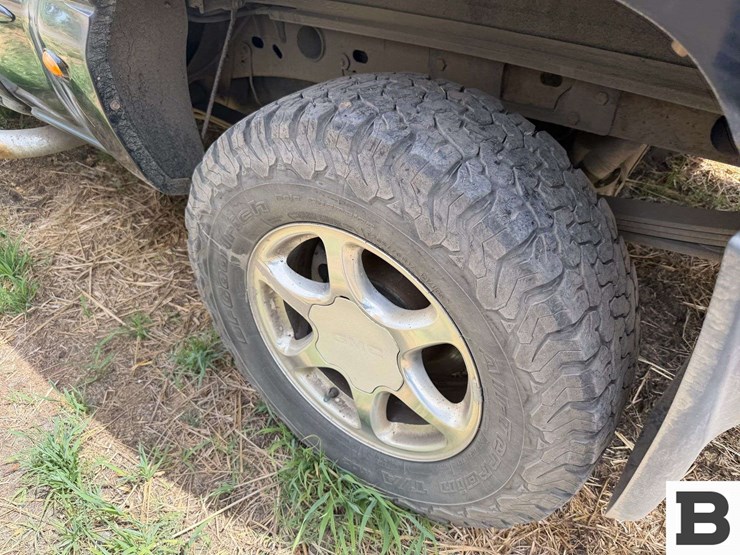 2002-gmc-sierra-1500-image-11