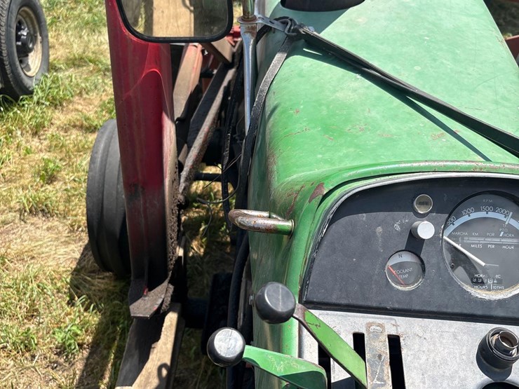john-deere-3020-image-37