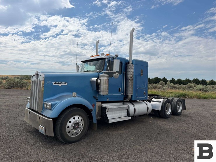 2007-kenworth-w900-image-2