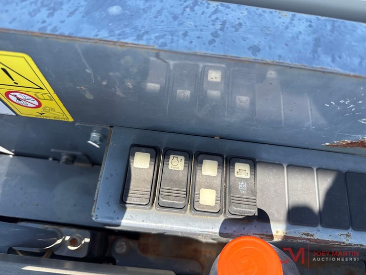 takeuchi-tb230-image-25