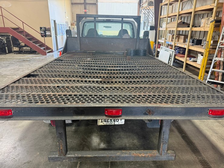 #2079-•-1997-ford-super-duty-flatbed-truck-image-13