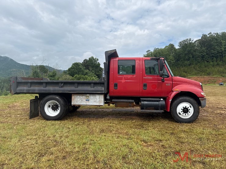 2004-international-durastar-4400-image-3