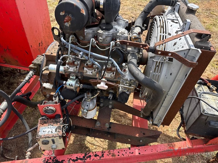 crafco-e-z-pour-200-gallon-tack-trailer-image-9