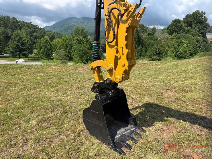 caterpillar-305.5e2-image-18