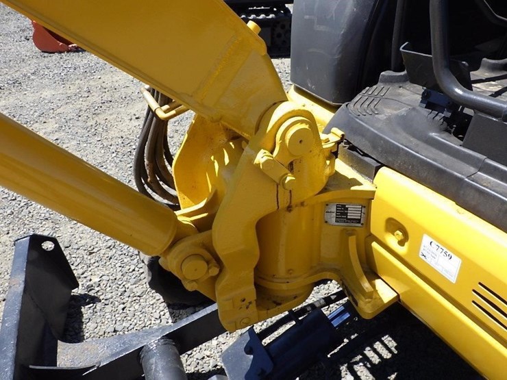 komatsu-pc35mr-1-image-13
