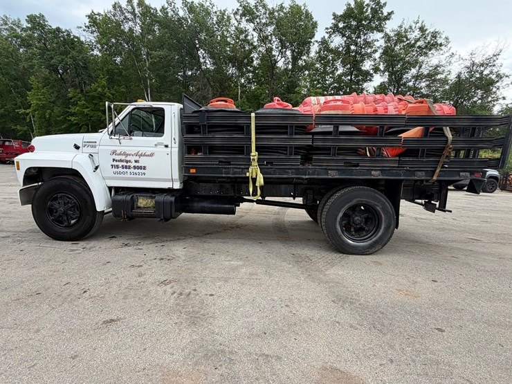 ford-f700-image-2