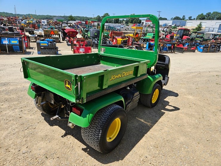 2016-john-deere-gator-image-5