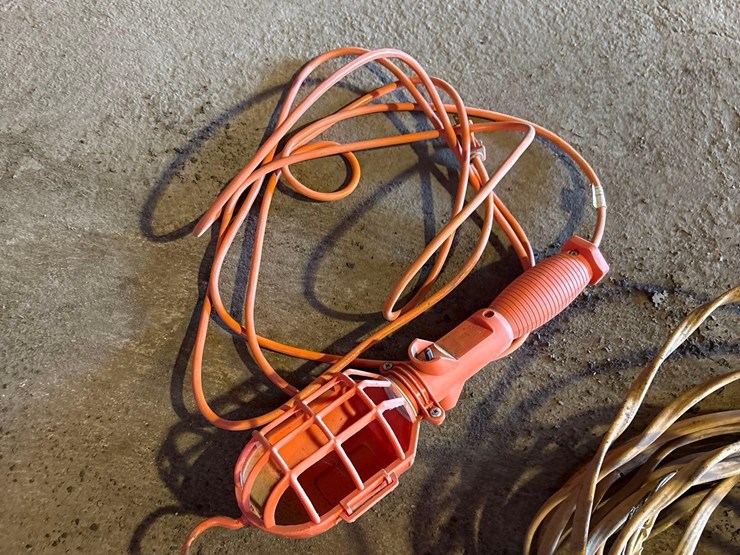 extension-cords-&-work-light-image-6