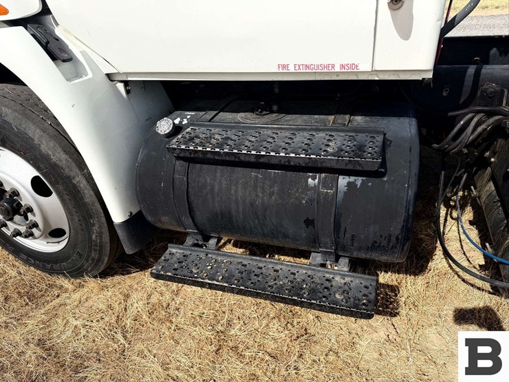 2006-international-durastar-4400-image-13