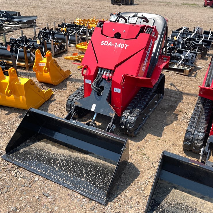 #18384 • Unused 2026 AGT Crawler Loader (Princeton, MN)