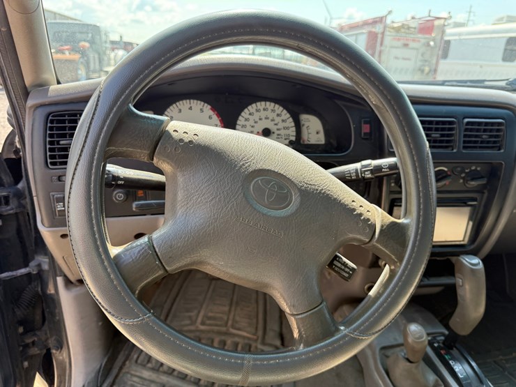 2003-toyota-tacoma-image-38