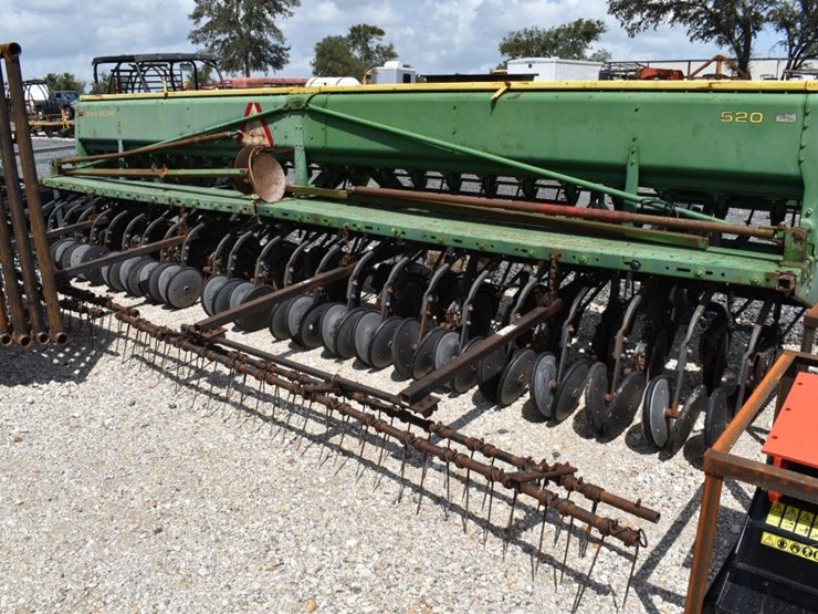 john-deere-520-image-3