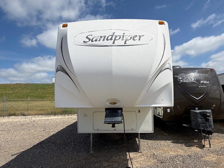 2010-forest-river-sandpiper-fifth-wheel-camper-image-2