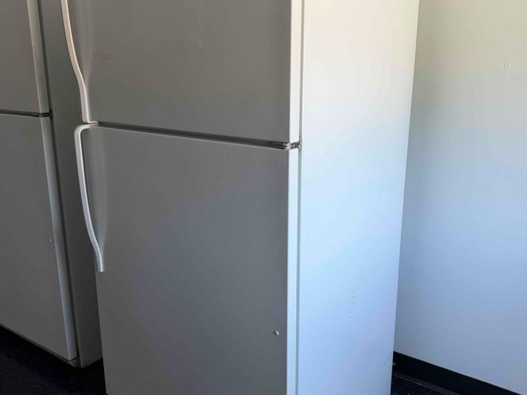 whirlpool-refrigerator/-freezer-combo-image-2