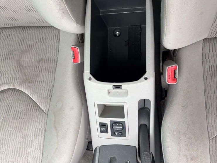2011-toyota-rav4-image-24