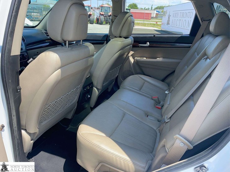 2014-kia-sorento-image-16