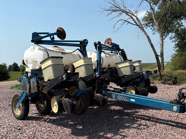 kinze-2210-image-48
