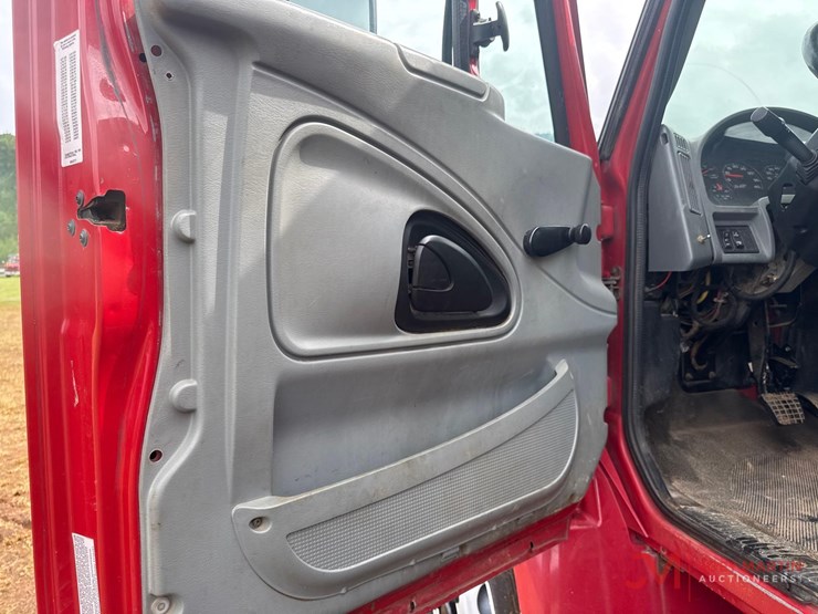 2004-international-durastar-4400-image-19
