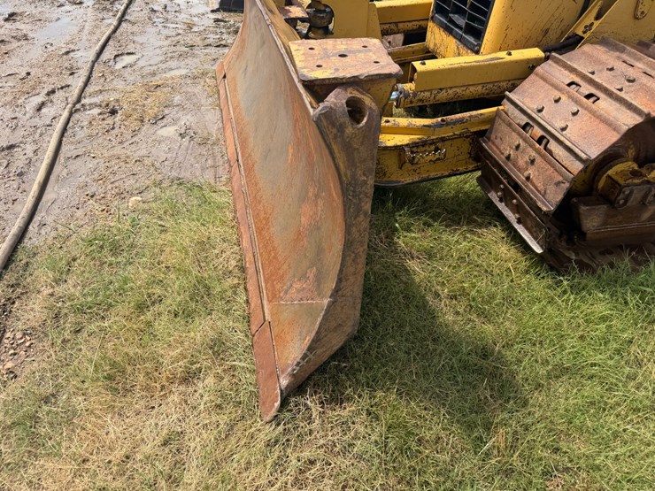 2005-caterpillar-d5g-image-38