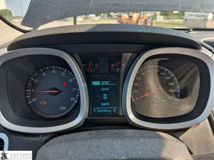 2013-chevrolet-equinox-image-12