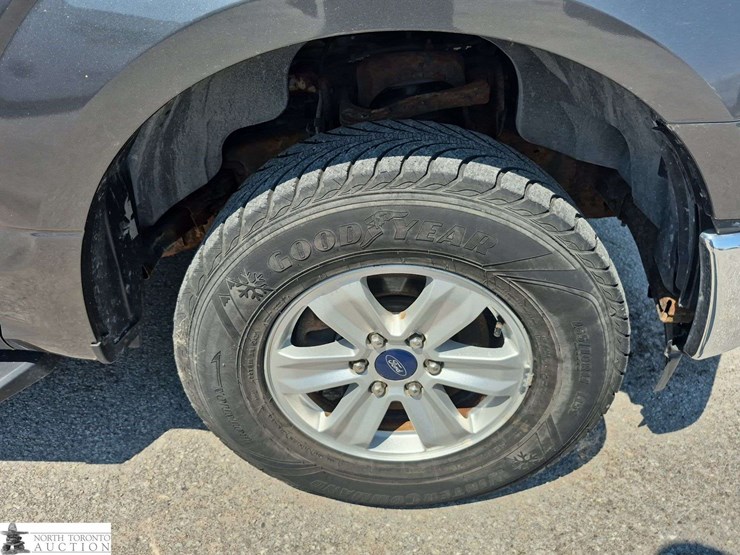 2017-ford-f150-image-28