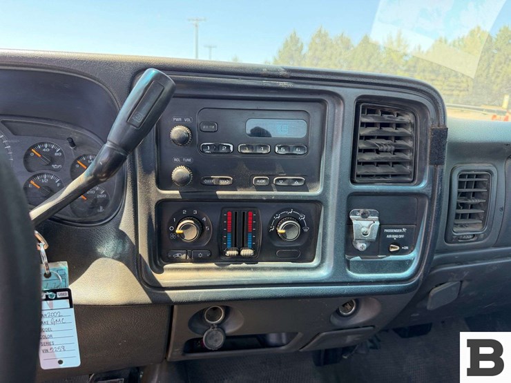 2003-chevrolet-silverado-2500hd-image-24