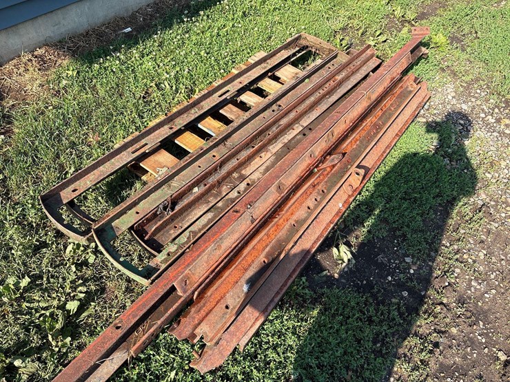 pile-of-assorted-steel-image-7