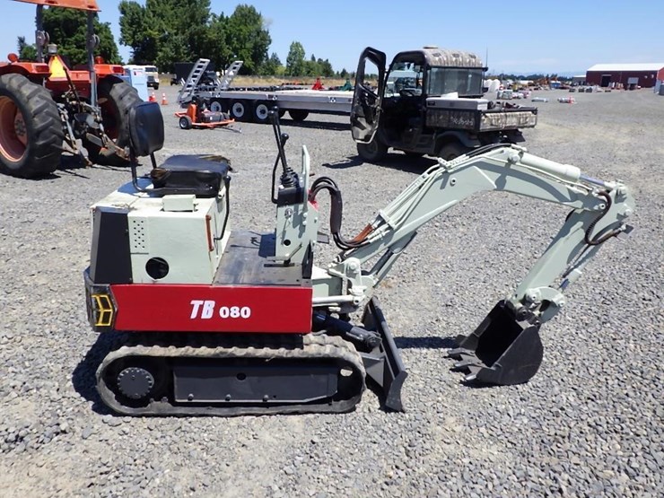 takeuchi-tb080-image-4