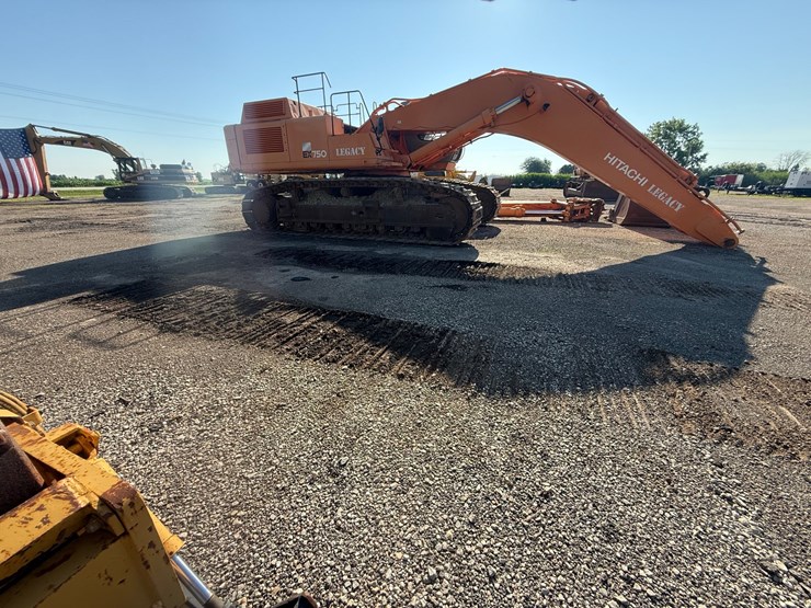 hitachi-ex750-5-image-4