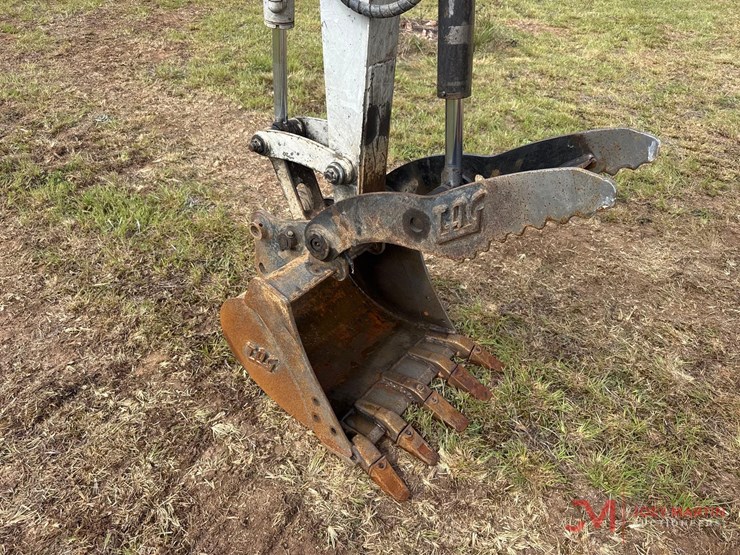 takeuchi-tb230-image-19
