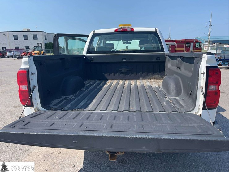 2017-chevrolet-silverado-1500-image-19