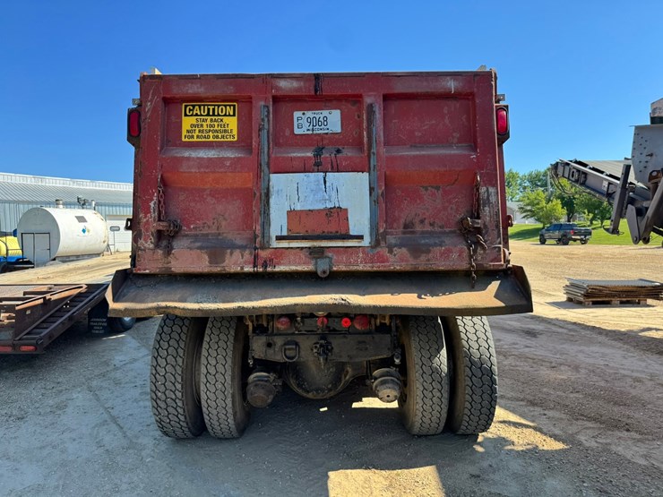 1989-ford-l9000-image-3