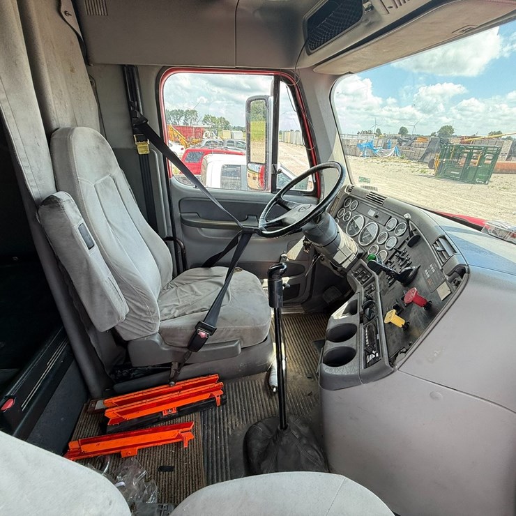 #47453 • INOP 2007 Freightliner Columbia T/A Truck Tractor 1FUJA6CY07LX38975 INV# 47453