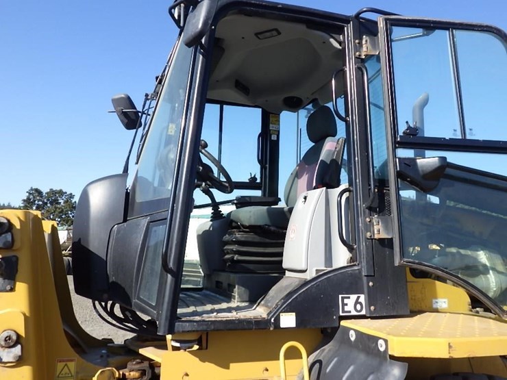 2017-caterpillar-910m-image-29
