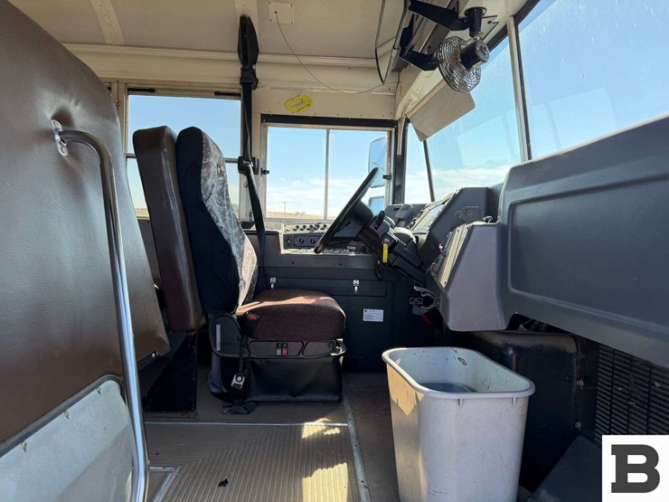 2013-blue-bird-bb-conventional-school-bus-image-38