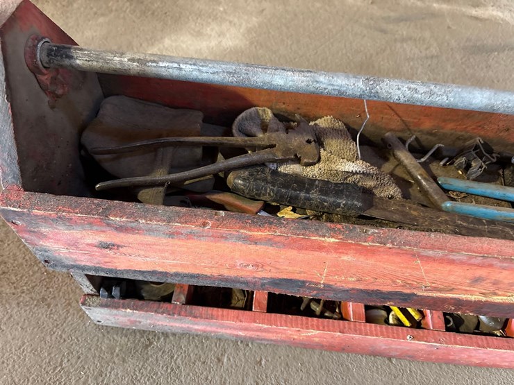 tool-kit-with-fencing-tools-image-2
