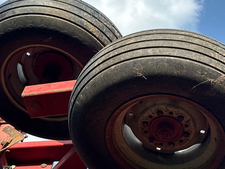 case-ih-4300-image-10