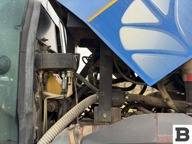 2007-new-holland-tg305-image-20