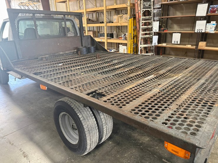 #2079-•-1997-ford-super-duty-flatbed-truck-image-12
