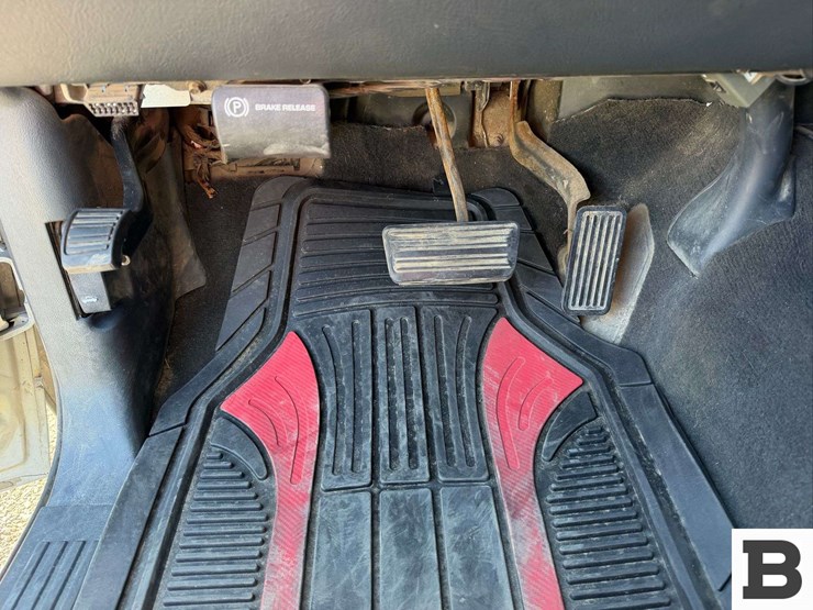 2002-chevrolet-silverado-2500hd-image-32