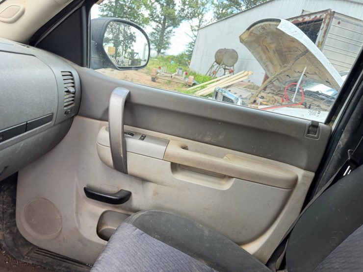 2010-chevrolet-silverado-2500-image-53