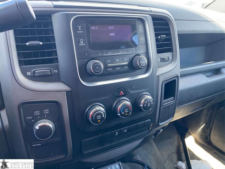 2014-dodge-1500-image-11