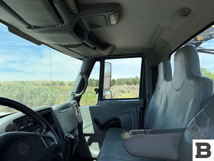 2003-international-durastar-4200-image-57