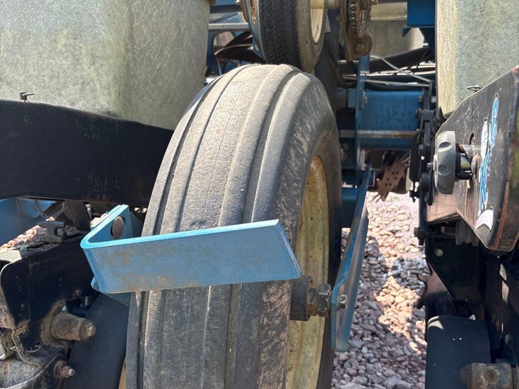 kinze-2210-image-10