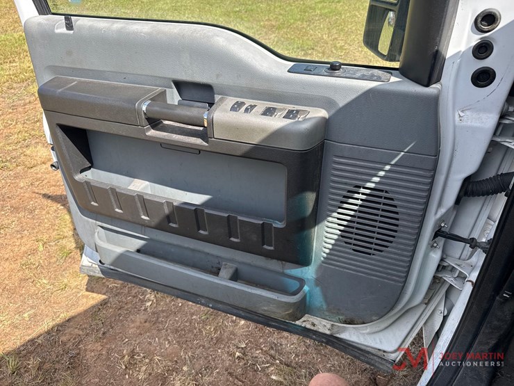 2015-ford-f250-xlt-image-34
