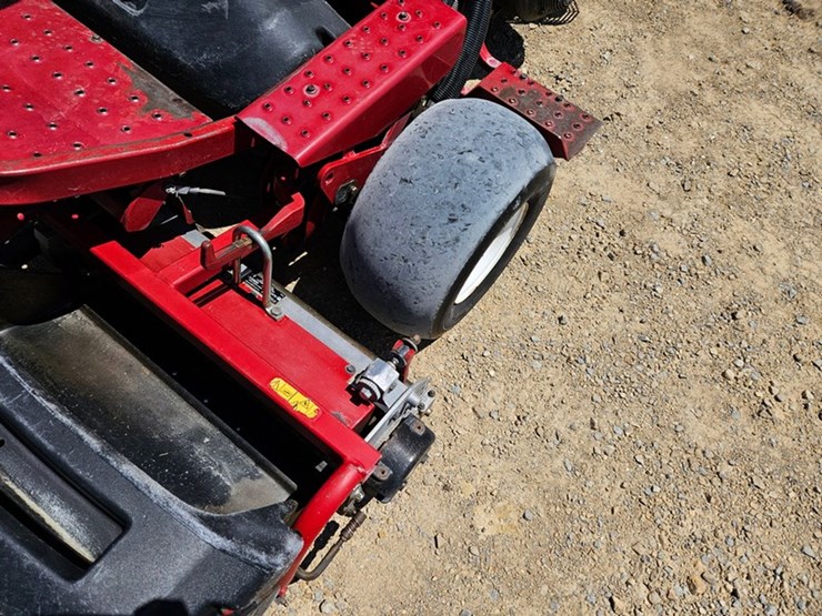 2016-toro-greensmaster-3150-image-10