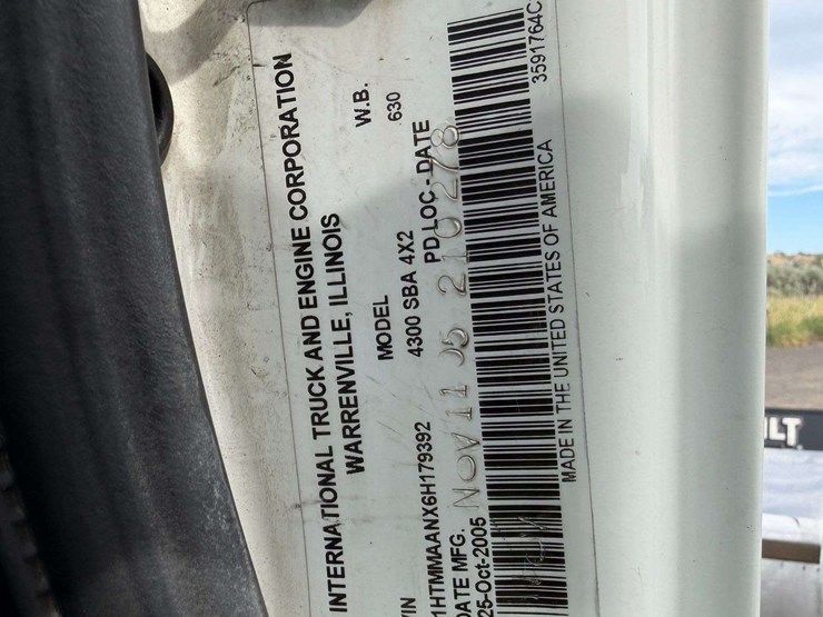 2006-international-durastar-4300-image-47